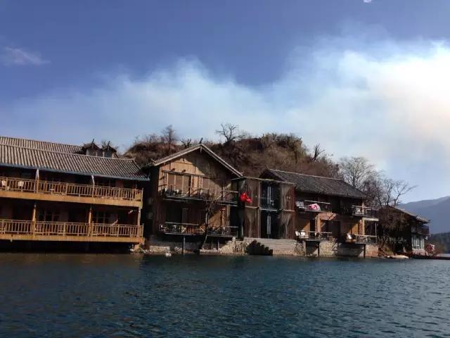 丽江怎么去泸沽湖，丽江市区到泸沽湖仅需2.5小时（丽江到泸沽湖怎么走最划算）