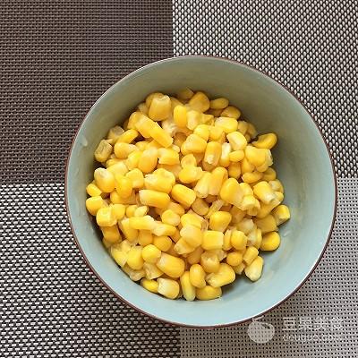 炒虾仁玉米粒家常做法，清淡的小鲜虾仁