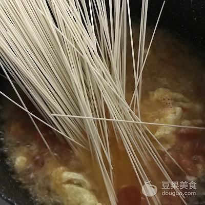 鸡蛋西红柿面条最好吃的做法，番茄鸡蛋汤面的做法