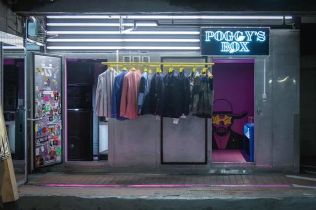 SONY大楼里的便利店，藤原浩展柜