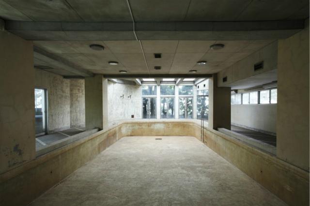 SONY大楼里的便利店，藤原浩展柜