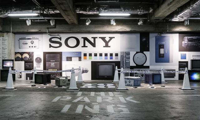 SONY大楼里的便利店，藤原浩展柜