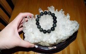 水晶消磁的正确方法，最常见的几个水晶的消磁的方式（水晶消磁的方法）