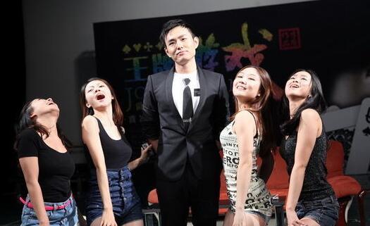 男孩子爱玩有错吗，男人爱玩娃娃有什么错