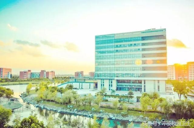 上海中医药大学图书馆，上海哪个大学图书馆对外开放