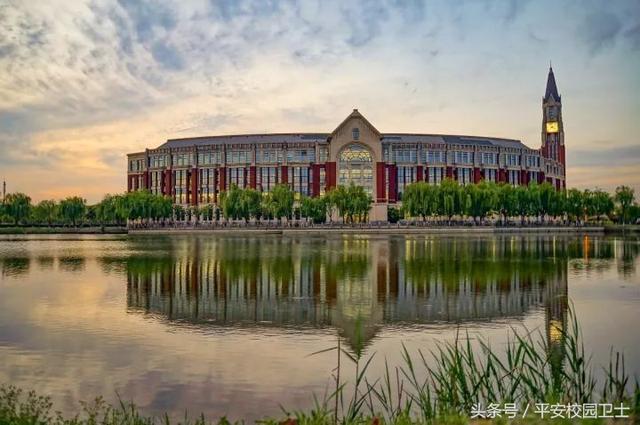 上海中医药大学图书馆，上海哪个大学图书馆对外开放