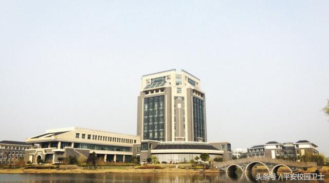 上海中医药大学图书馆，上海哪个大学图书馆对外开放