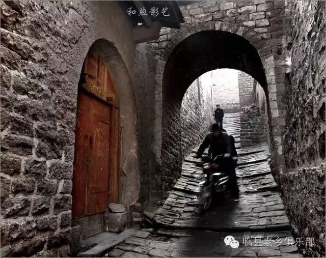 碛口古镇的历史文化，碛口古镇：九曲黄河第一镇