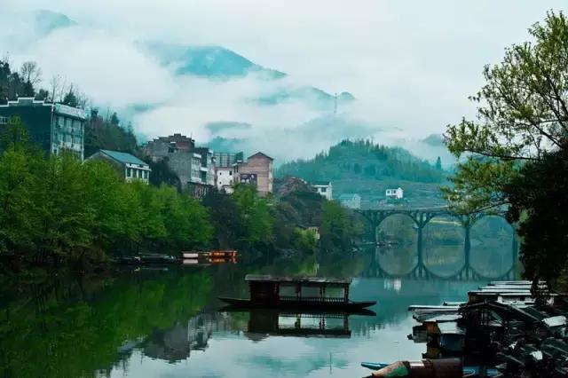 沈从文笔下的边城，沈从文的边城有何风情（沈从文《边城》）