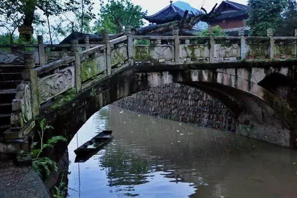 沈从文笔下的边城，沈从文的边城有何风情（沈从文《边城》）