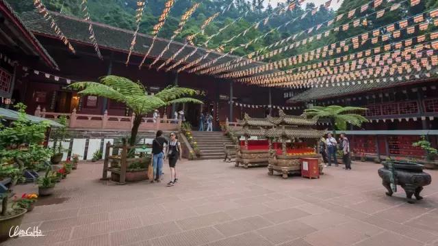 峨眉山景区路线图，峨眉山最经典的徒步游玩攻略（四川峨眉山旅游攻略）