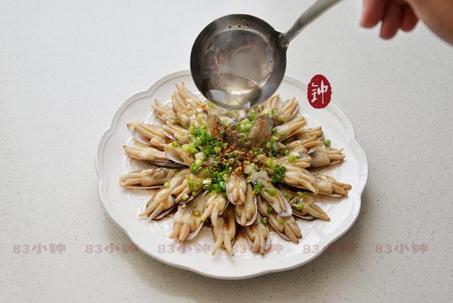 葱油蛏子最正宗的做法，破防了家人们
