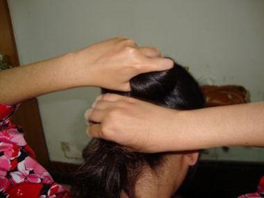 簪子盘发教程简单又漂亮，2款适合50岁女人的簪子发型盘发教程