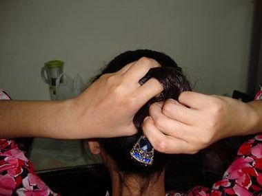 簪子盘发教程简单又漂亮，2款适合50岁女人的簪子发型盘发教程