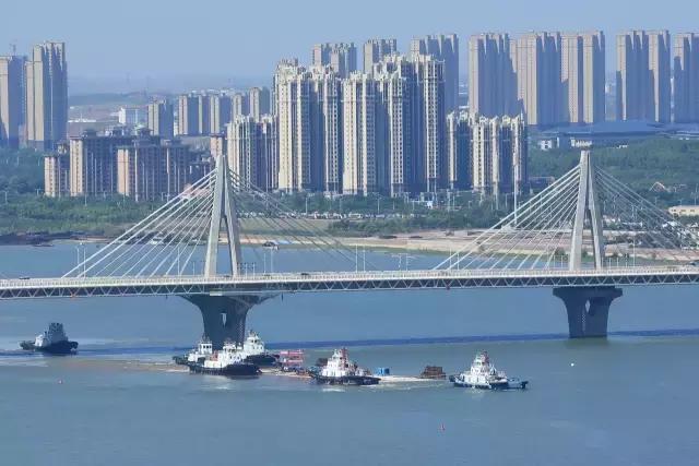 红谷隧道怎么建成，红谷隧道：中国最大水下立交