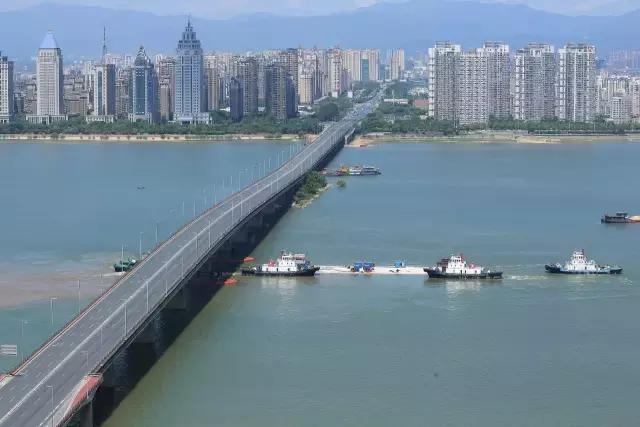 红谷隧道怎么建成，红谷隧道：中国最大水下立交