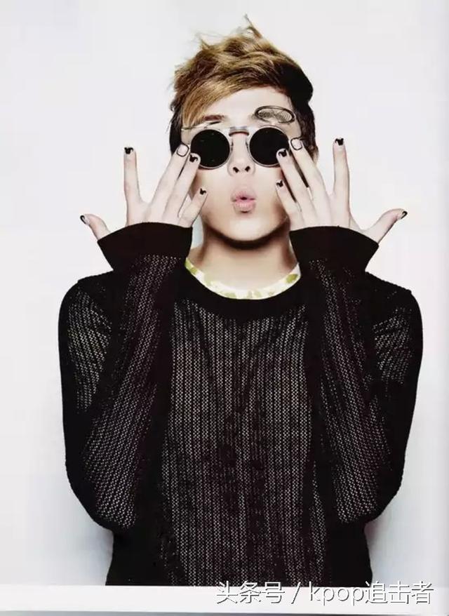 李弘基粉色头发现场，笑起来的时候感觉笑到我心里去了