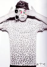 李弘基粉色头发现场，笑起来的时候感觉笑到我心里去了