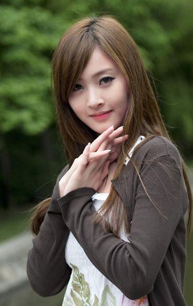 大饼脸适合什么发型，偏长脸适合什么刘海发型（大圆脸，到底适合什么样的发型）