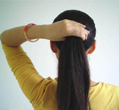 簪子盘发教程简单又漂亮，2款适合50岁女人的簪子发型盘发教程