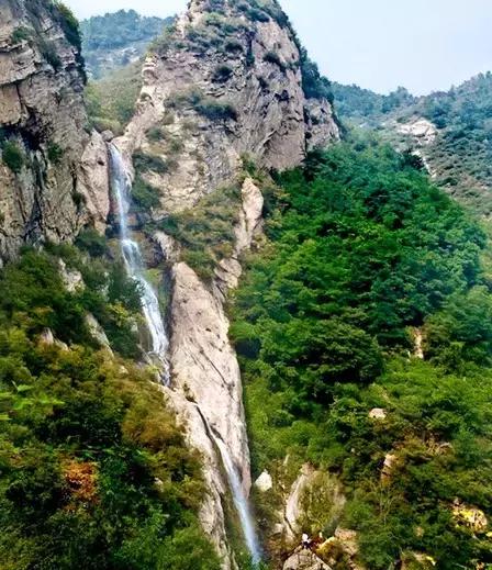石家庄附近冬日游玩，石家庄市灵寿县的中山湖畔美成了诗……