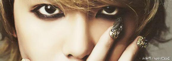 李弘基粉色头发现场，笑起来的时候感觉笑到我心里去了