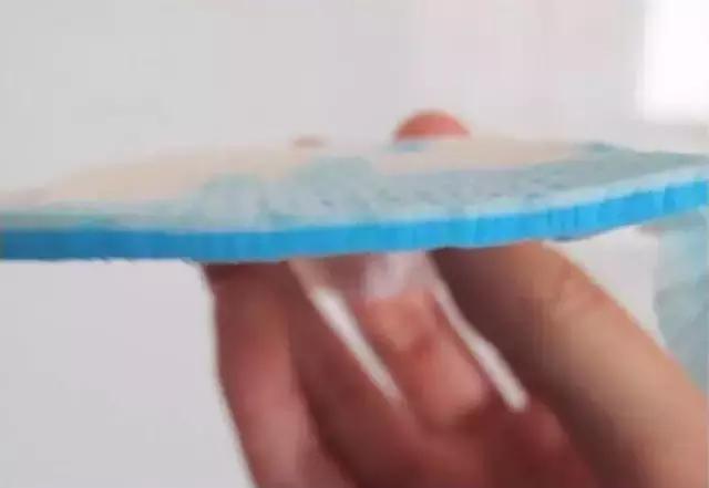 有哪些牌子的姨妈巾比较好用，我们帮你试了全球12款姨妈巾