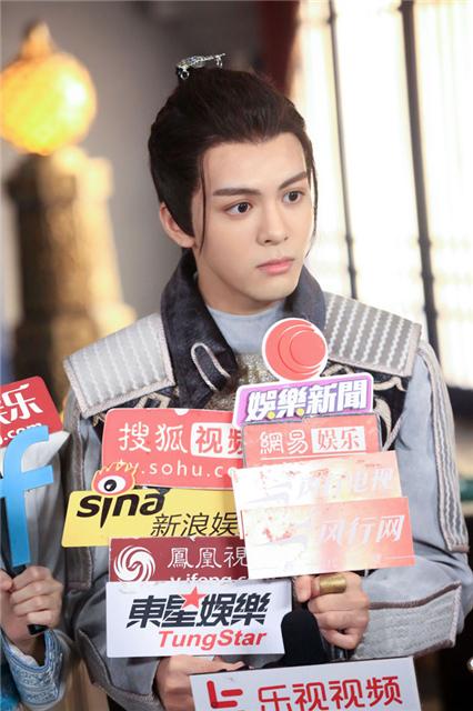 择天记古力娜扎鹿晗花絮，择天记首次媒体探班