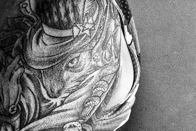 著名纹身艺术家，世界上最古老的纹身店从1300年开始营业