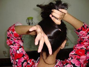 簪子盘发教程简单又漂亮，2款适合50岁女人的簪子发型盘发教程