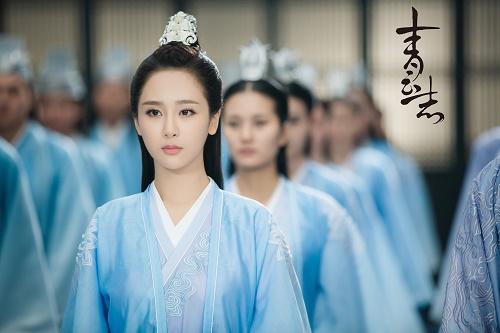 杨紫跟张一山拍吻戏花絮，网友：“打死”也不信