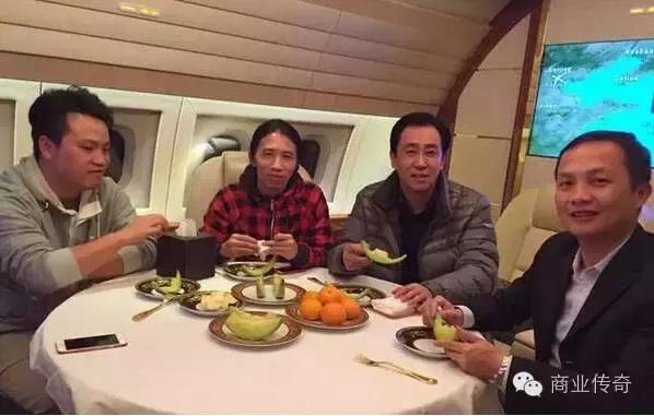 恒大地产许家印近况，从掏粪到身家600亿
