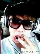 李弘基粉色头发现场，笑起来的时候感觉笑到我心里去了