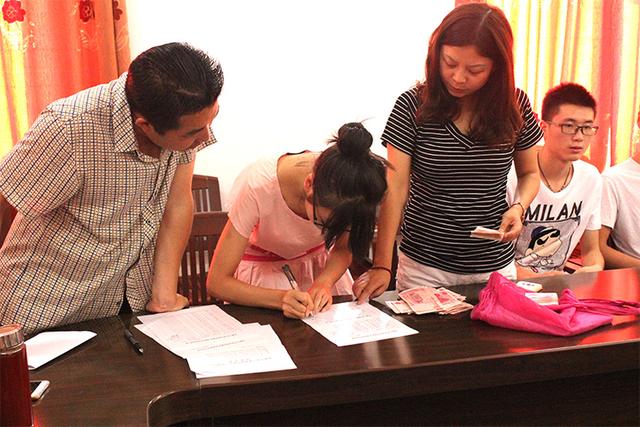 惠民帮困助学活动，岚皋中学帮困助学记