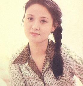 邓婕个人资料简介及家庭背景，张国立妻子邓婕昔日美艳旧照曝光