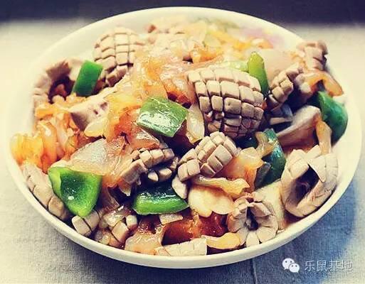 海蜇丝怎么做好吃，海蜇丝的正确食用方法来啦（海蜇这样做冷吃热吃都不错）