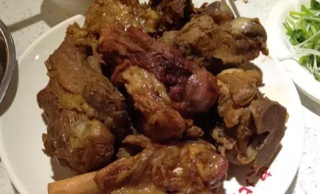 东北菜谱家常菜做法，30道最经典东北菜菜谱（教你6道东北硬菜）