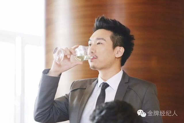 戴墨出生年月，我只想做个靠颜