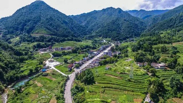 广东千年瑶寨在哪里，广东连南千年瑶寨旅游村（行走在台阶上的新生活）