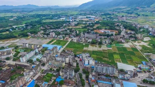 广东千年瑶寨在哪里，广东连南千年瑶寨旅游村（行走在台阶上的新生活）