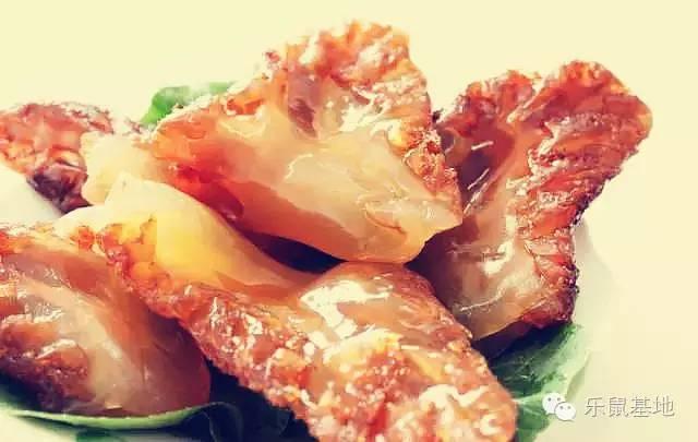 海蜇丝怎么做好吃，海蜇丝的正确食用方法来啦（海蜇这样做冷吃热吃都不错）