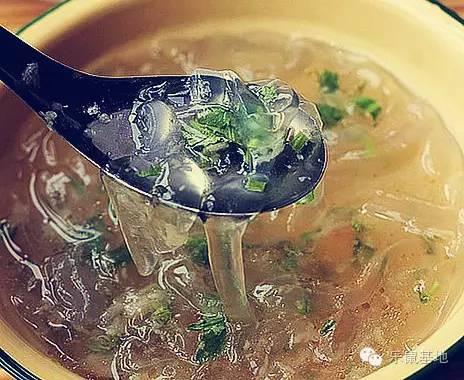 海蜇丝怎么做好吃，海蜇丝的正确食用方法来啦（海蜇这样做冷吃热吃都不错）