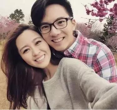 失恋哭化妆的，分手妆火了女孩边哭边化妆的样子感动了几十万人