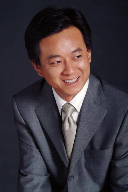 国内身价最高的主持人，身价5亿的节目主持人李咏病逝4年后