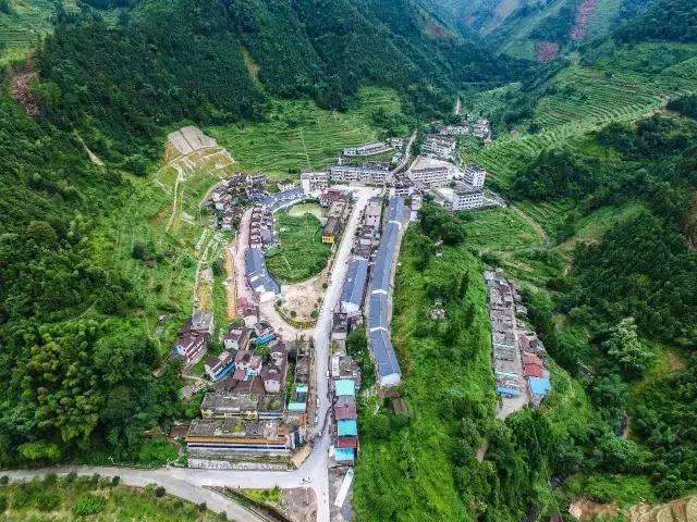 广东千年瑶寨在哪里，广东连南千年瑶寨旅游村（行走在台阶上的新生活）