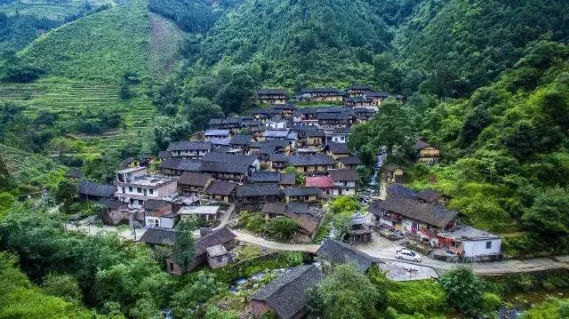广东千年瑶寨在哪里，广东连南千年瑶寨旅游村（行走在台阶上的新生活）