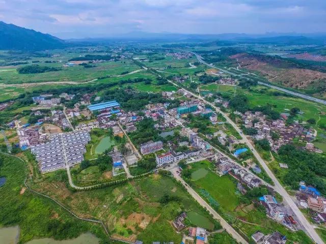 广东千年瑶寨在哪里，广东连南千年瑶寨旅游村（行走在台阶上的新生活）