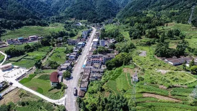 广东千年瑶寨在哪里，广东连南千年瑶寨旅游村（行走在台阶上的新生活）