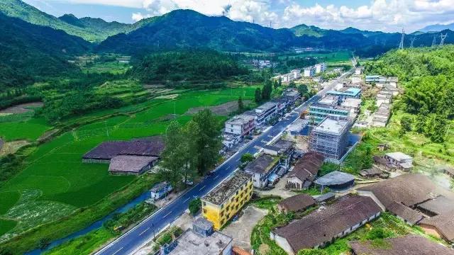 广东千年瑶寨在哪里，广东连南千年瑶寨旅游村（行走在台阶上的新生活）
