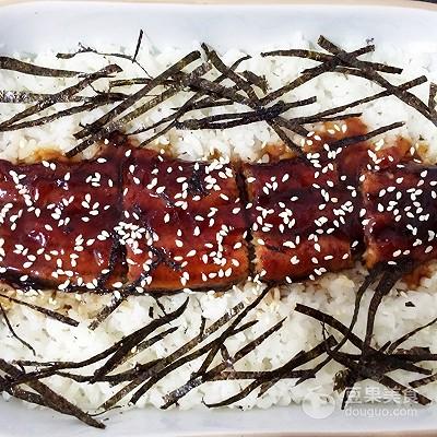 鰻魚飯家庭版，只需十分鐘就能在家做出令人元氣的鰻魚飯